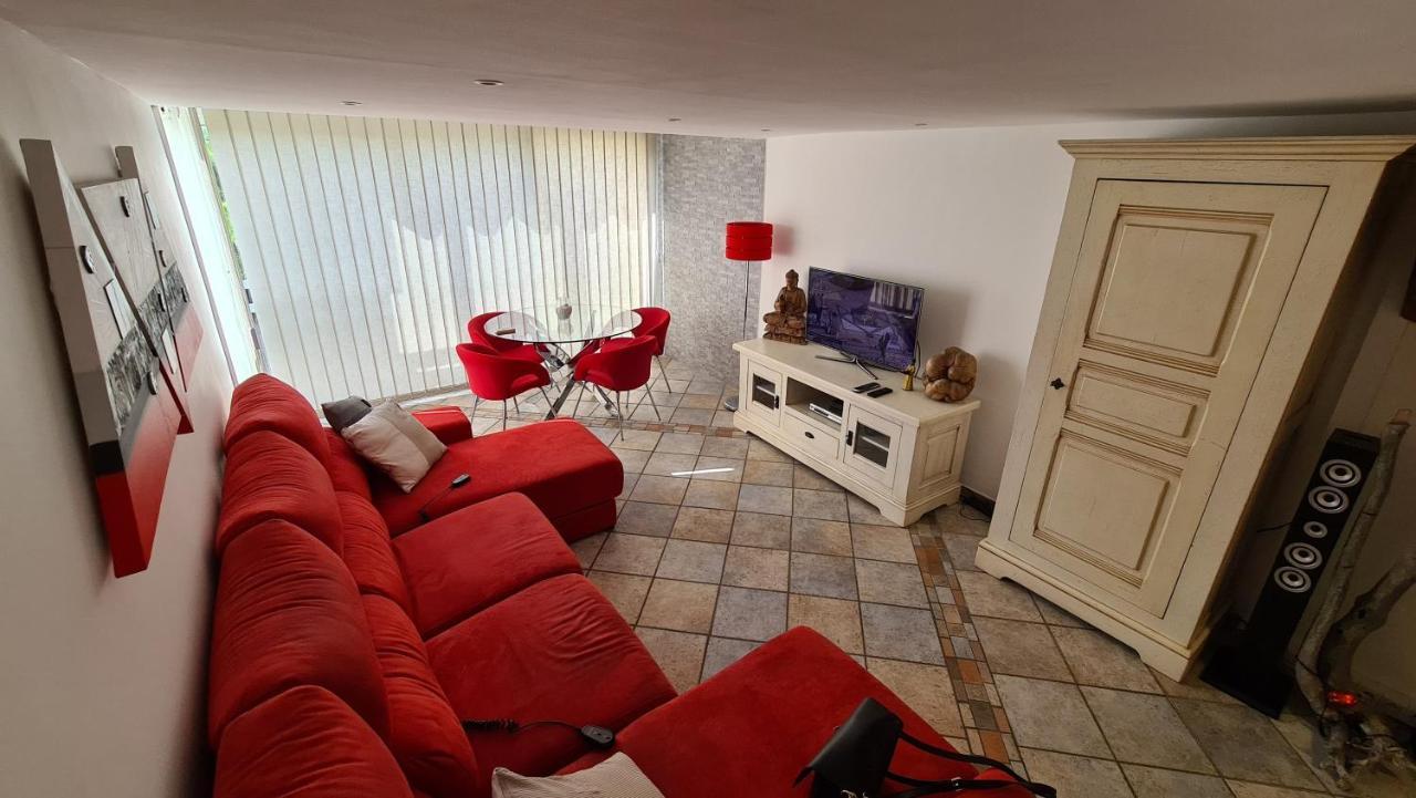 Le Scarlett Apartment Палава-ле-Фло Екстериор снимка