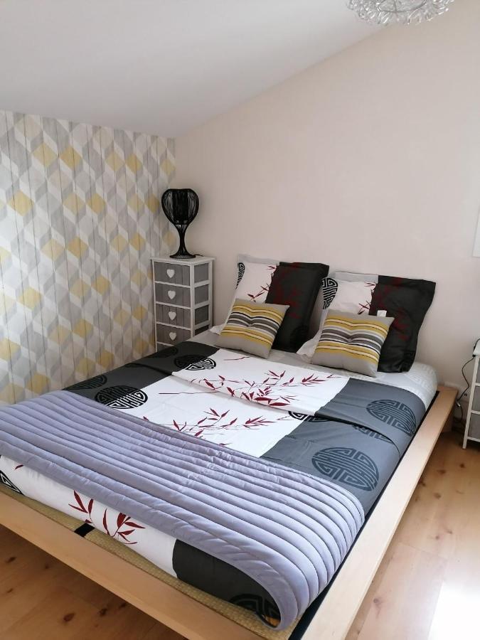 Le Scarlett Apartment Палава-ле-Фло Екстериор снимка